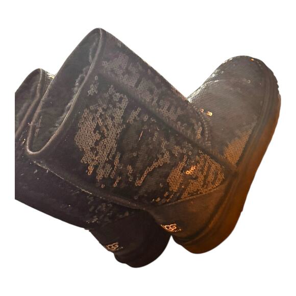 UGG Classic Short Sequin boot women’s size 8 black - Picture 10 of 10